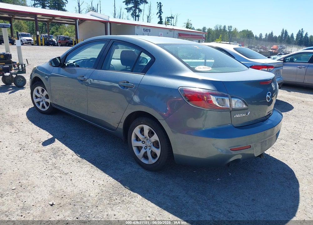 2013 MAZDA MAZDA3 VIN: JM1BL1U88D1704131