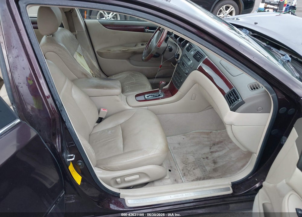 2002 LEXUS ES 300 VIN: JTHBF30GX25030777