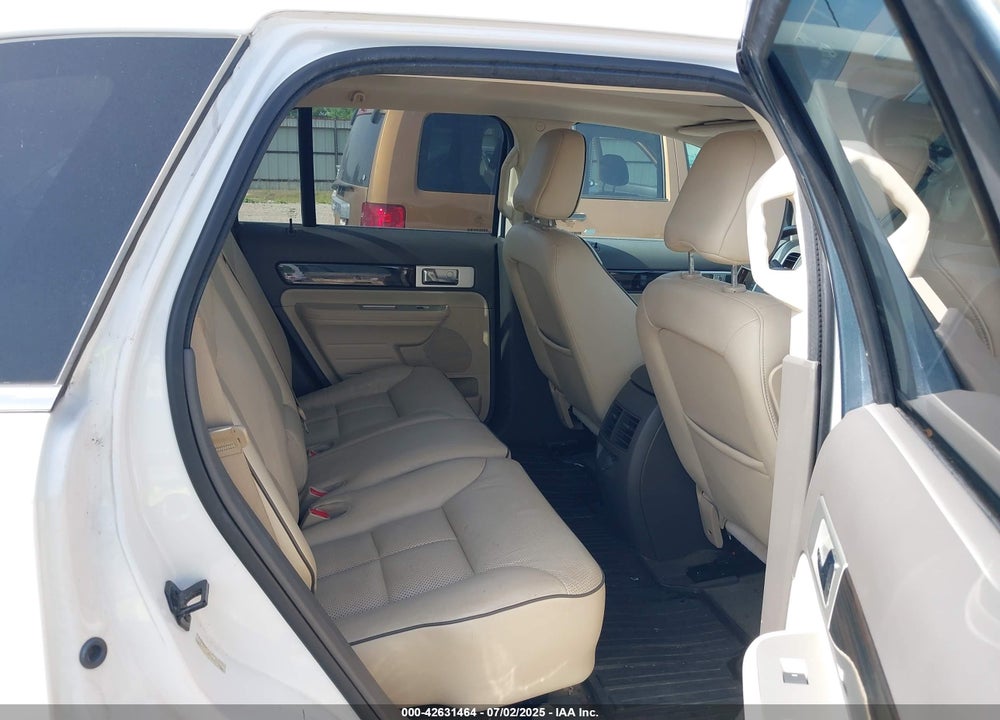 2010 LINCOLN MKX VIN: 2LMDJ6JC0ABJ28572