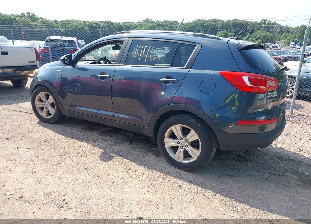 2011 KIA SPORTAGE VIN: KNDPBCA27B7084855