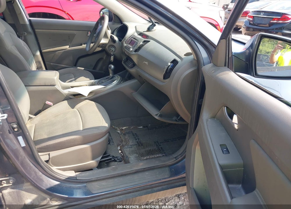 2011 KIA SPORTAGE VIN: KNDPBCA27B7084855
