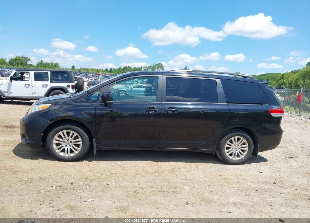 2011 TOYOTA SIENNA VIN: 5TDYK3DC7BS084224