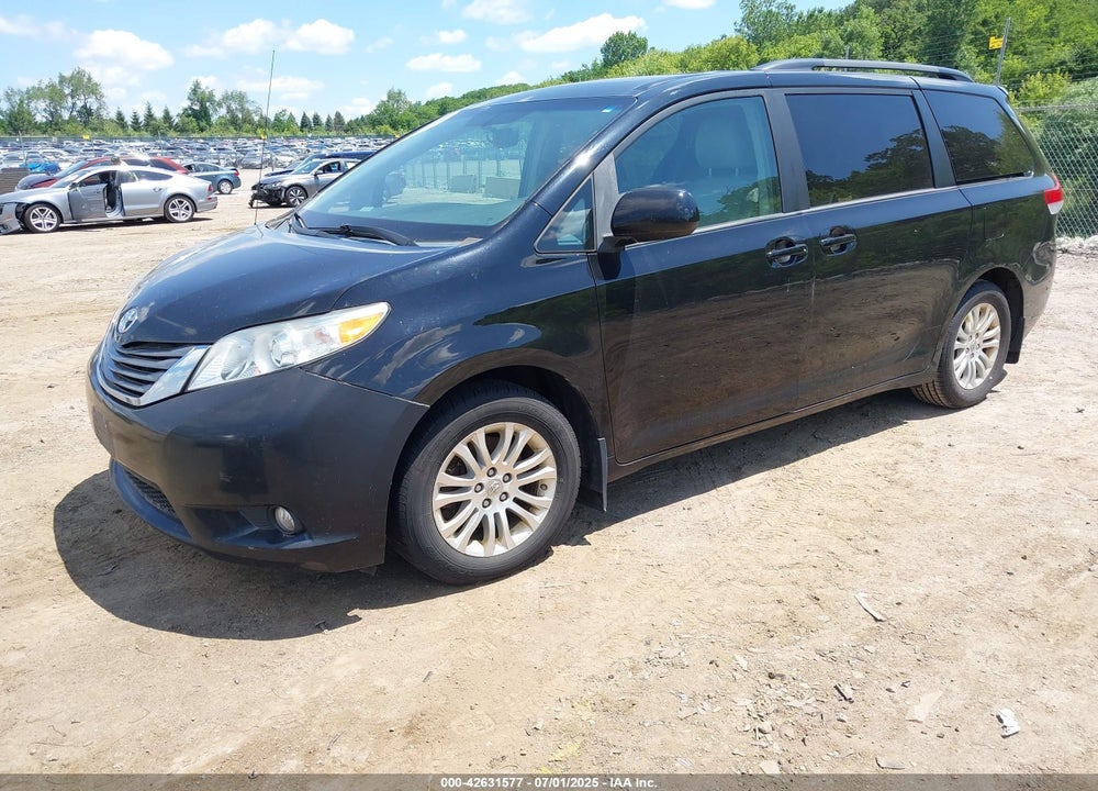 2011 TOYOTA SIENNA VIN: 5TDYK3DC7BS084224
