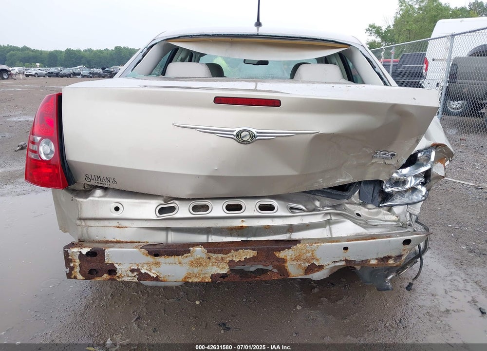 2008 CHRYSLER 300 TOURING VIN: 2C3LA53G58H281823
