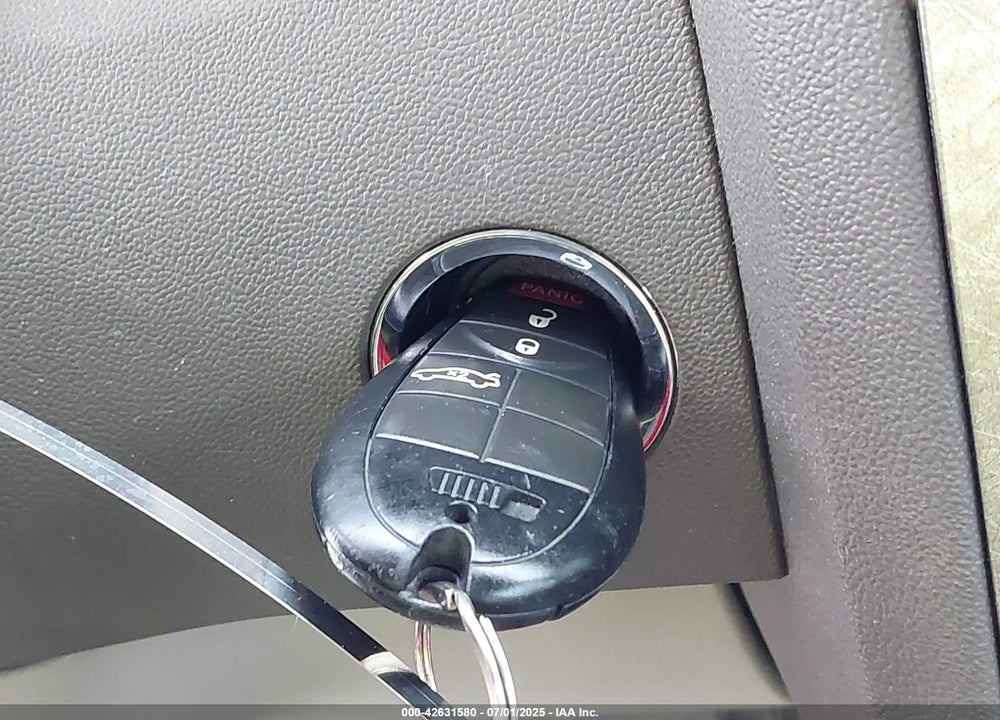 2008 CHRYSLER 300 TOURING VIN: 2C3LA53G58H281823