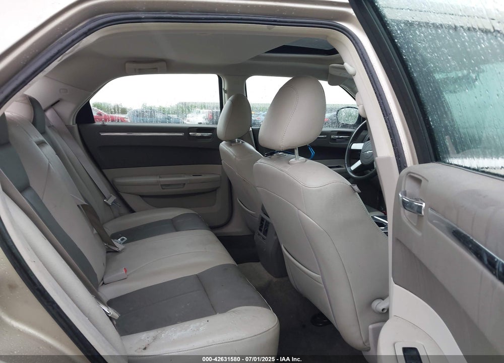2008 CHRYSLER 300 TOURING VIN: 2C3LA53G58H281823