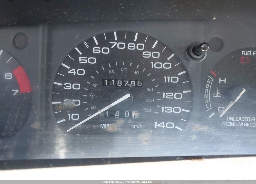1993 LINCOLN MARK VIII VIN: 1LNLM91V2PY770563