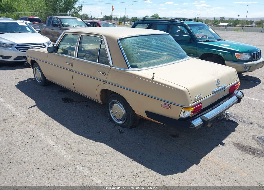 1976 MERCEDES-BENZ 280 VIN: 11406012121511