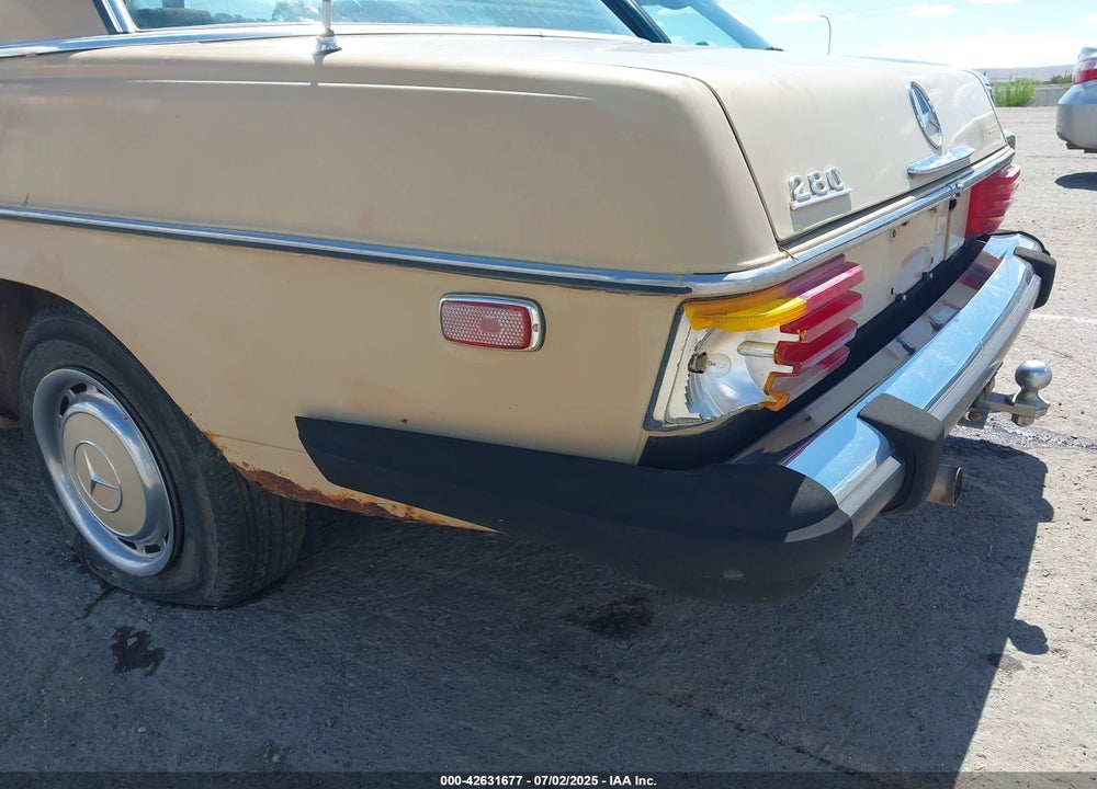1976 MERCEDES-BENZ 280 VIN: 11406012121511