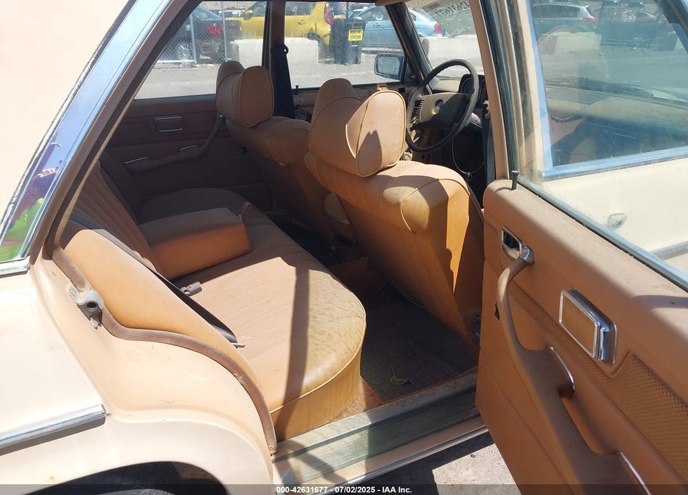 1976 MERCEDES-BENZ 280 VIN: 11406012121511