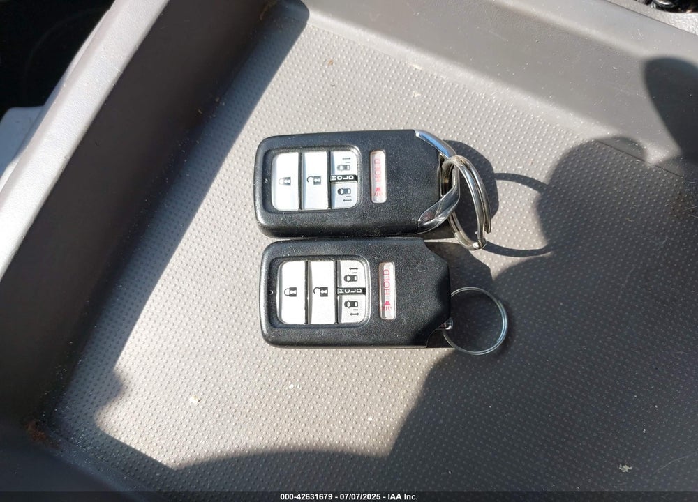2016 HONDA ODYSSEY VIN: 5FNRL5H33GB041325