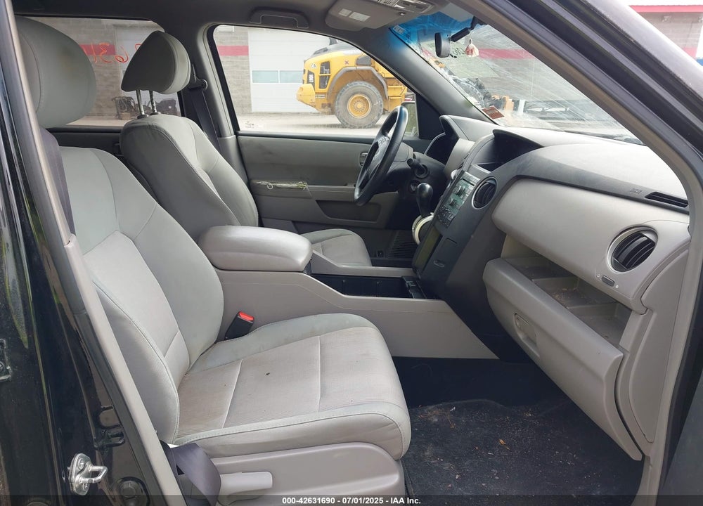2009 HONDA PILOT EX VIN: 5FNYF484X9B008900