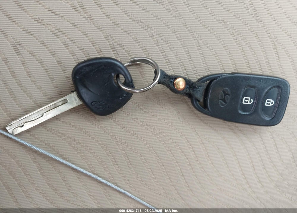 2014 HYUNDAI ACCENT VIN: KMHCU4AE7EU700323