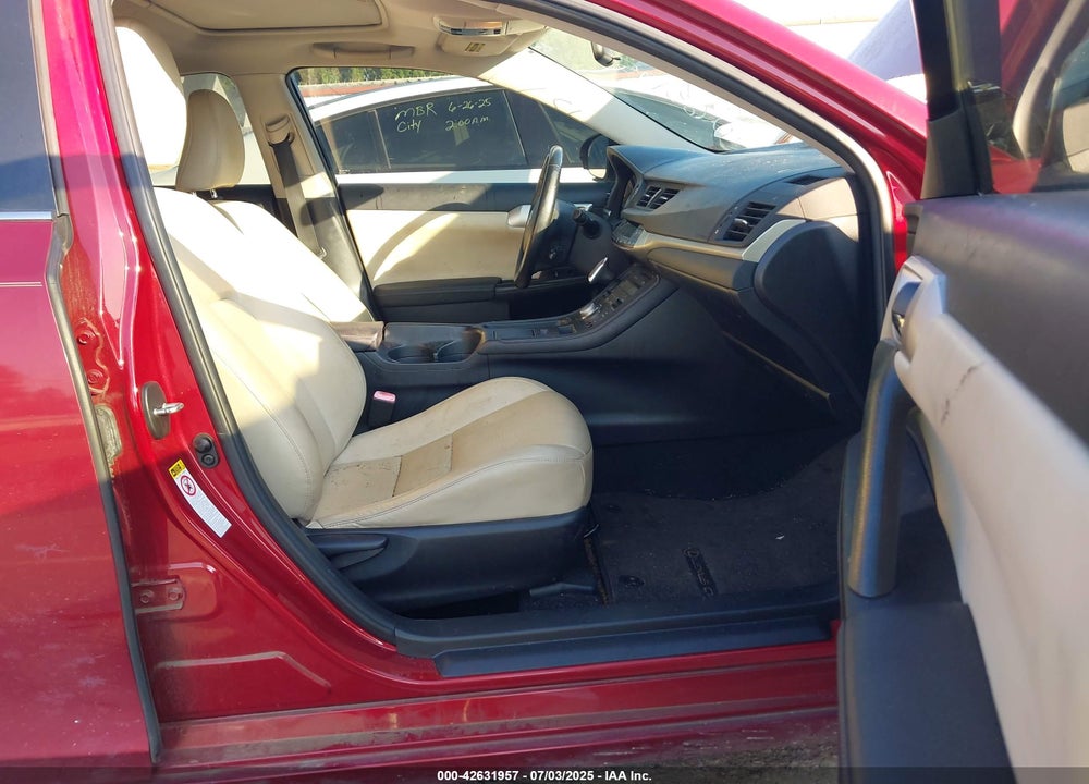 2011 LEXUS CT200H VIN: JTHKD5BH1B2032281