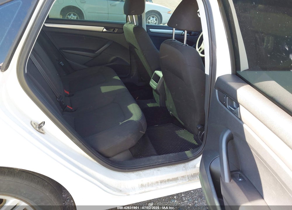 2014 VOLKSWAGEN PASSAT VIN: 1VWAS7A3XEC037897