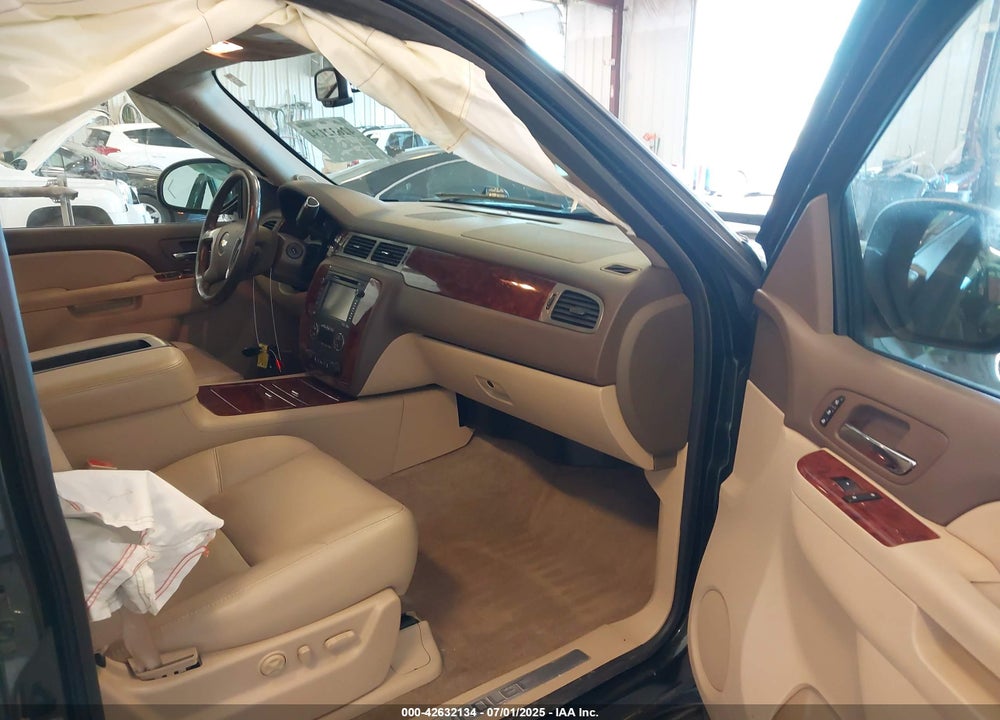 2013 CHEVROLET AVALANCHE VIN: 3GNTKGE70DG298841