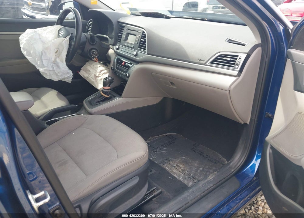 2018 HYUNDAI ELANTRA VIN: 5NPD74LF0JH306446