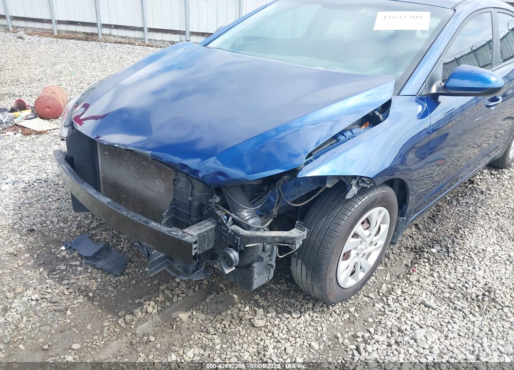 2018 HYUNDAI ELANTRA VIN: 5NPD74LF0JH306446