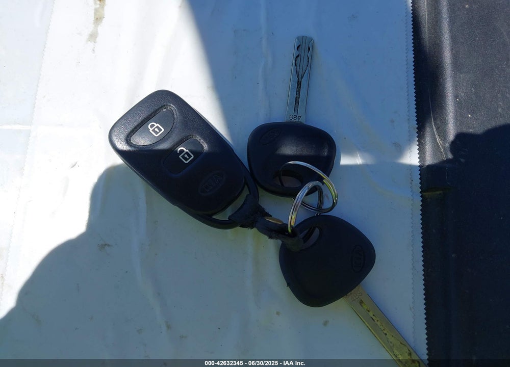 2011 KIA SORENTO VIN: 5XYKTDA11BG067234
