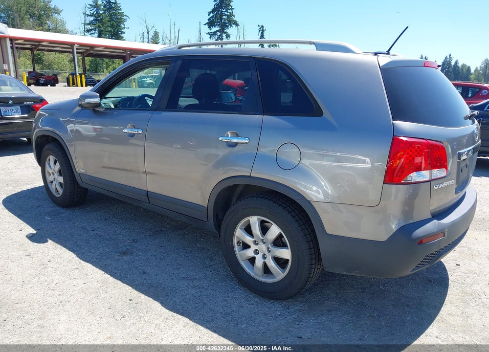 2011 KIA SORENTO VIN: 5XYKTDA11BG067234