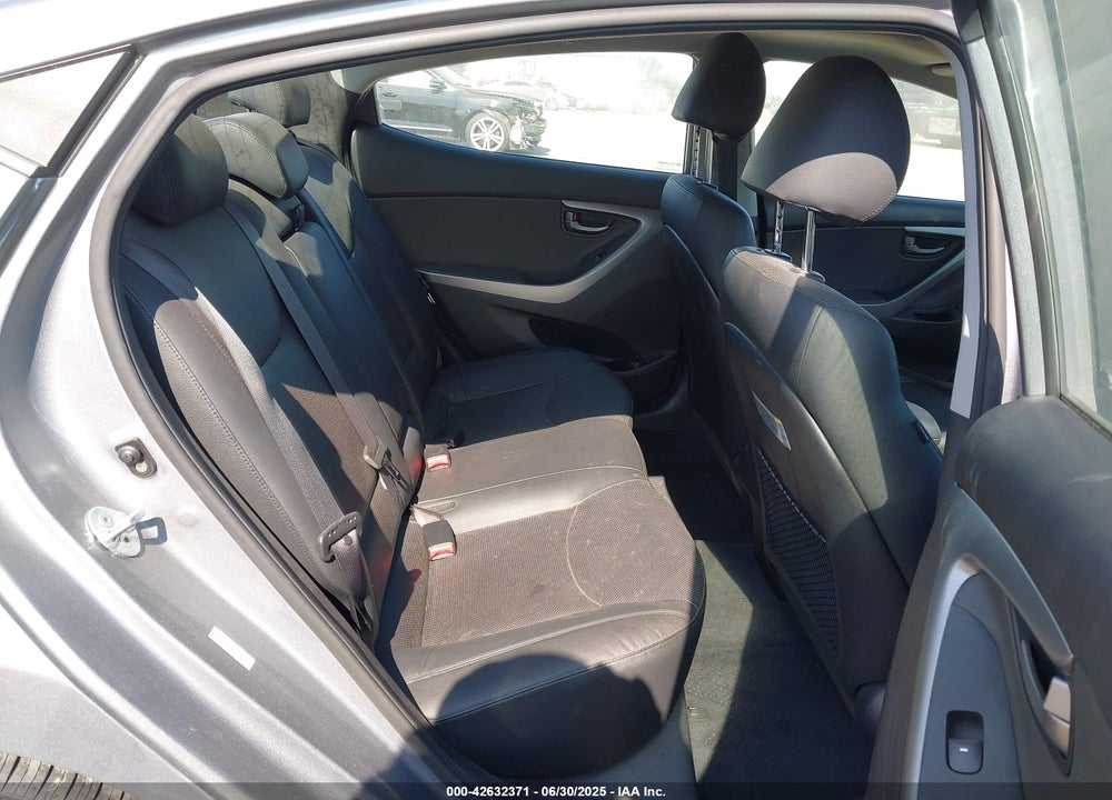 2014 HYUNDAI ELANTRA VIN: KMHDH4AH8EU179955