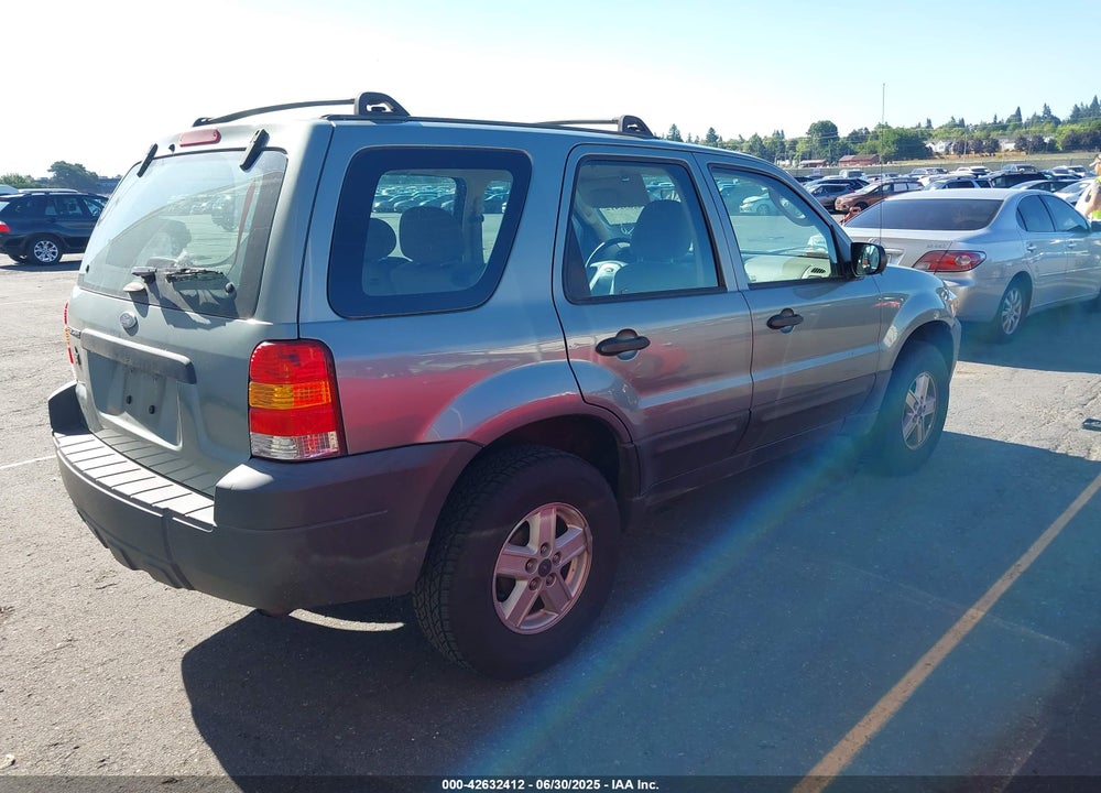 2005 FORD ESCAPE XLS VIN: 1FMYU92Z75KA80475