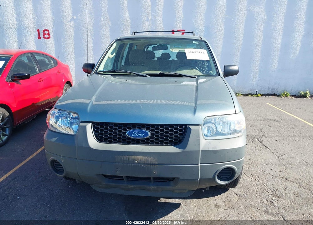 2005 FORD ESCAPE XLS VIN: 1FMYU92Z75KA80475