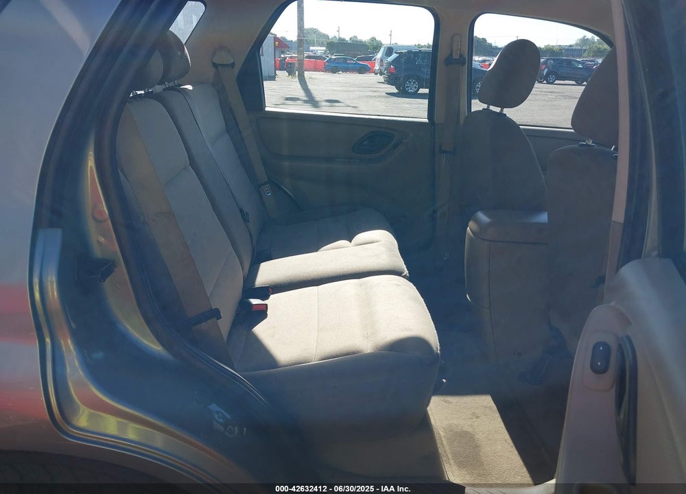 2005 FORD ESCAPE XLS VIN: 1FMYU92Z75KA80475