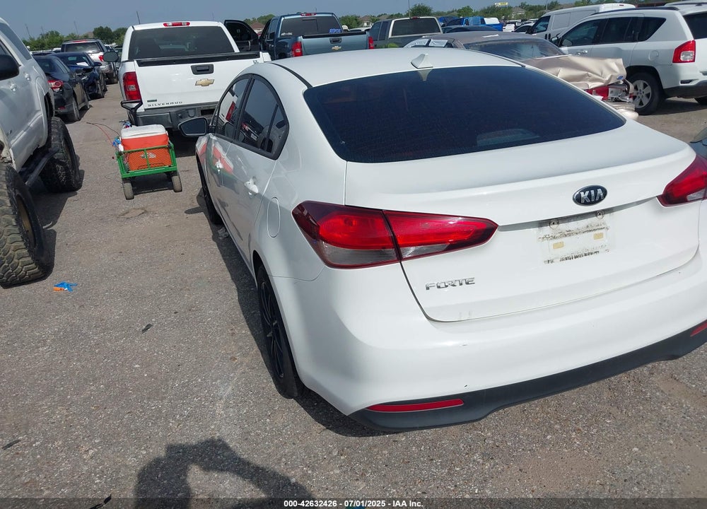 2017 KIA FORTE VIN: 3KPFK4A77HE041591