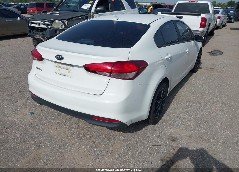 2017 KIA FORTE VIN: 3KPFK4A77HE041591