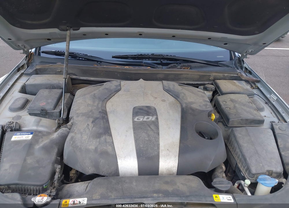 2014 HYUNDAI GENESIS VIN: KMHGC4DD7EU266198