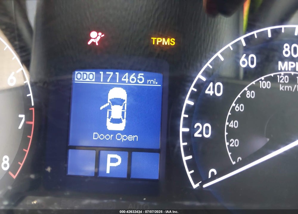 2014 HYUNDAI GENESIS VIN: KMHGC4DD7EU266198
