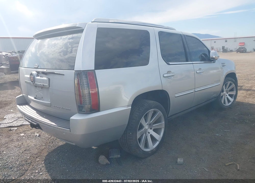 2013 CADILLAC ESCALADE VIN: 1GYS4CEF0DR125412
