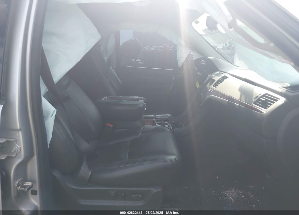 2013 CADILLAC ESCALADE VIN: 1GYS4CEF0DR125412