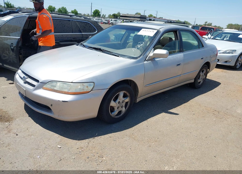 1998 HONDA ACCORD EX VIN: 1HGCG5650WA206061