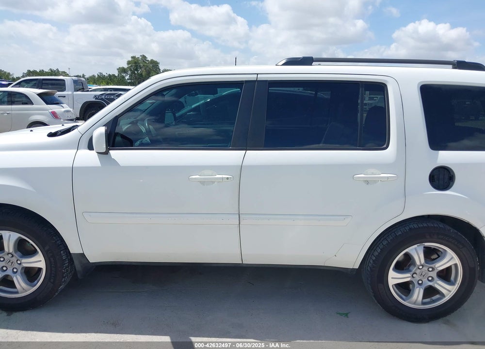 2015 HONDA PILOT EX-L VIN: 5FNYF3H50FB002523