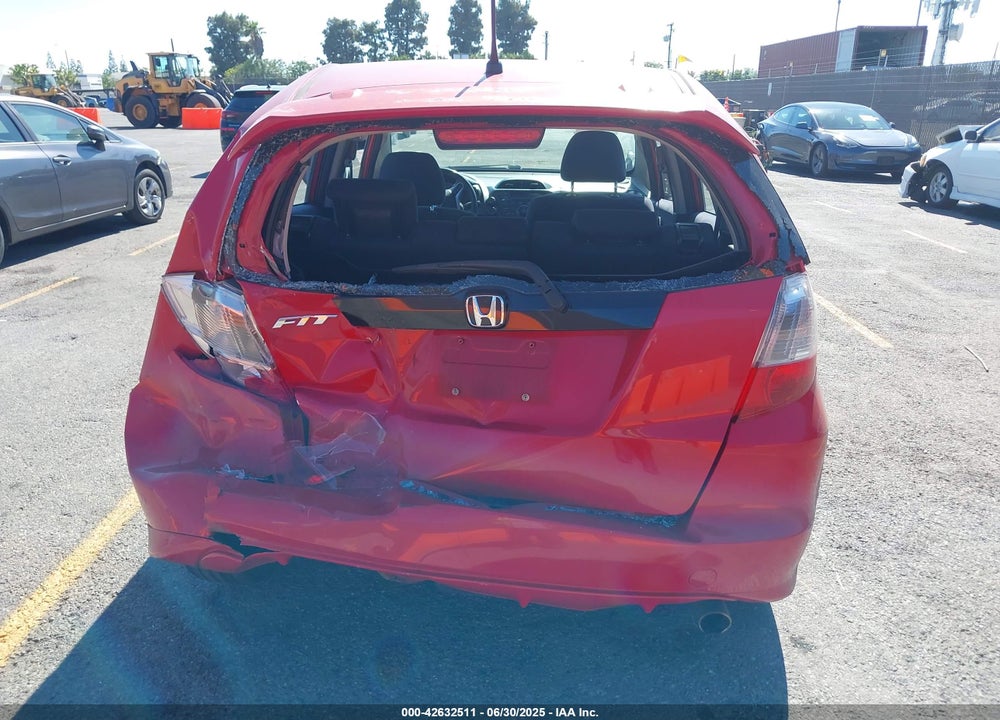 2013 HONDA FIT SPORT VIN: JHMGE8H55DC057750