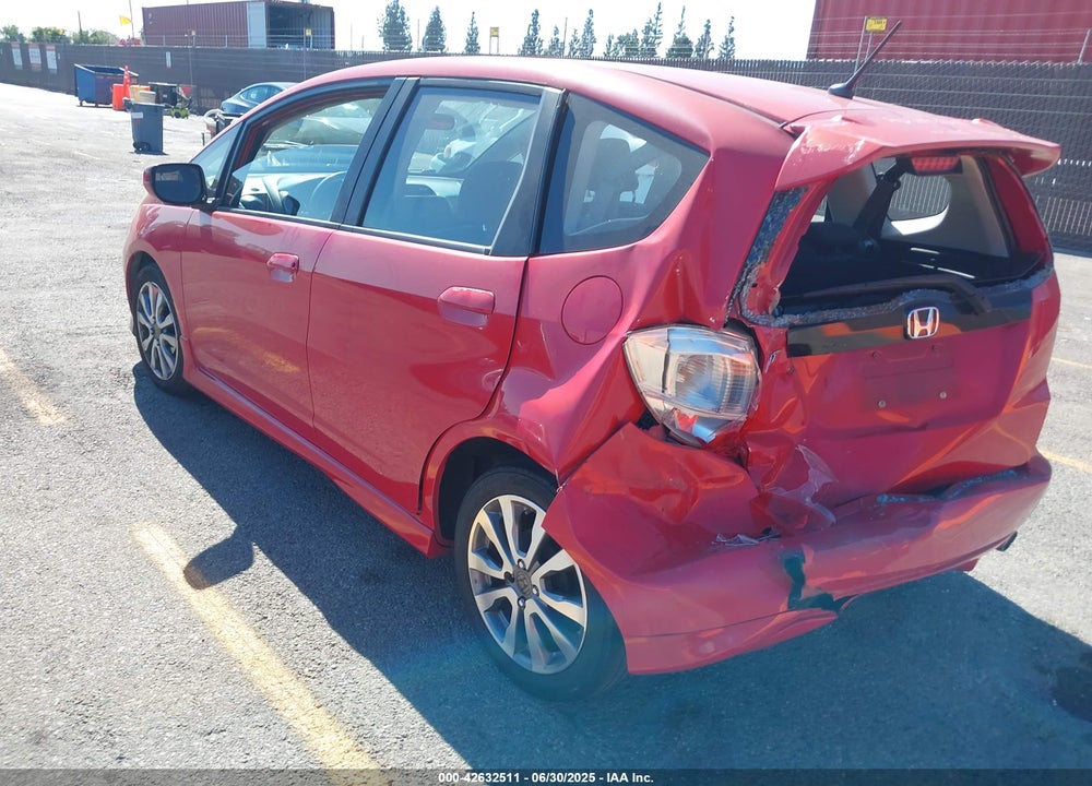 2013 HONDA FIT SPORT VIN: JHMGE8H55DC057750
