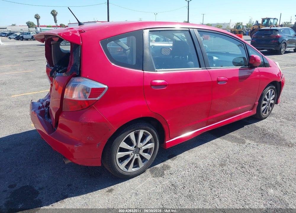 2013 HONDA FIT SPORT VIN: JHMGE8H55DC057750