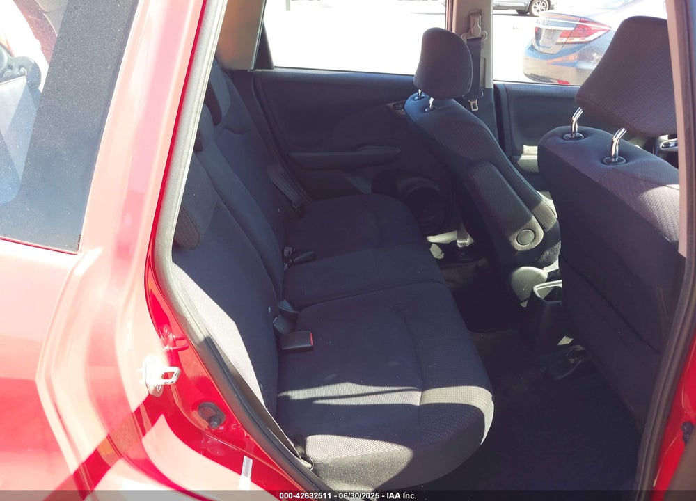 2013 HONDA FIT SPORT VIN: JHMGE8H55DC057750