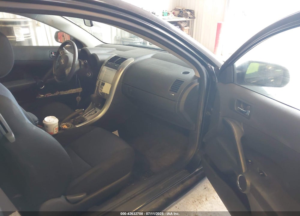 2006 SCION TC VIN: JTKDE177260124221