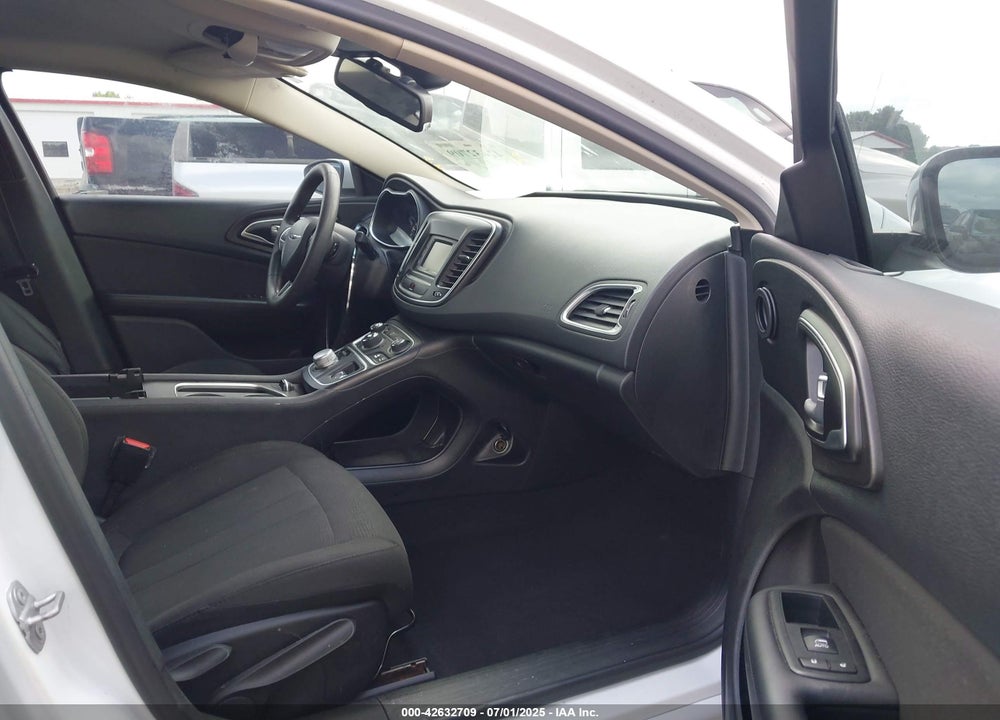 2016 CHRYSLER 200 VIN: 1C3CCCAB9GN157064