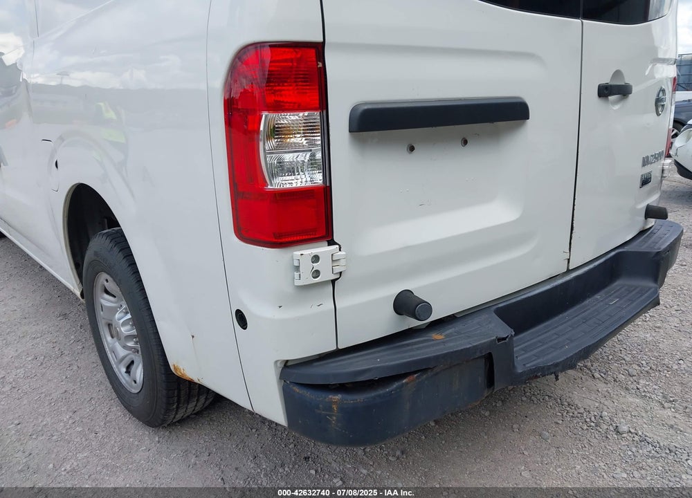 2012 NISSAN NV 2500 NV2500 HD S V8 VIN: 1N6AF0KY6CN105555
