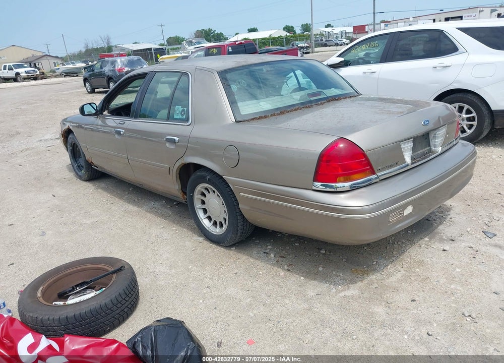 2001 FORD CROWN VICTORIA LX VIN: 2FAFP74W41X128005