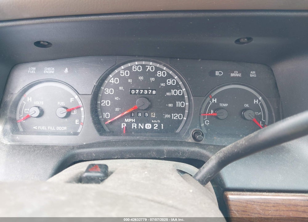 2001 FORD CROWN VICTORIA LX VIN: 2FAFP74W41X128005