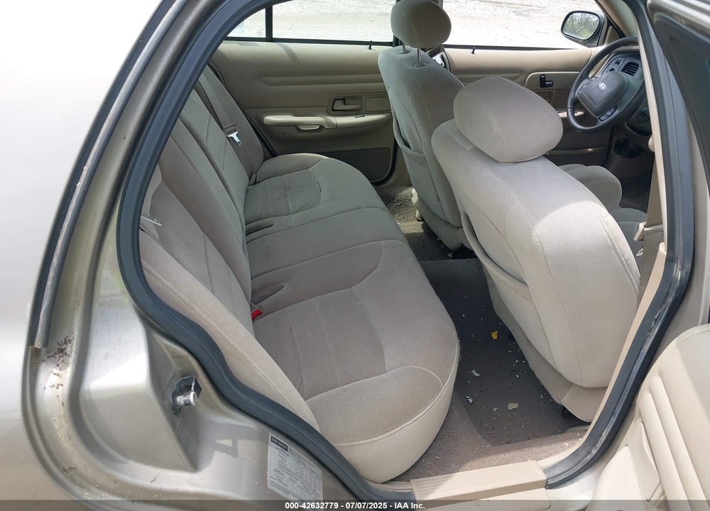 2001 FORD CROWN VICTORIA LX VIN: 2FAFP74W41X128005