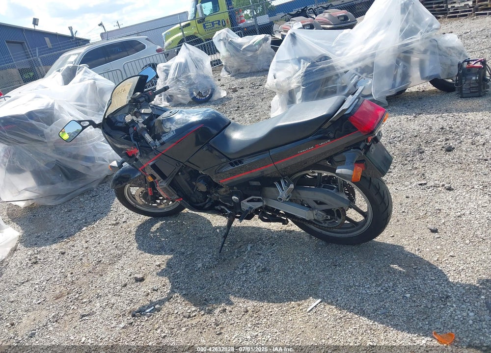 1988 KAWASAKI ZX750 F VIN: JKAZXDF15JB505221