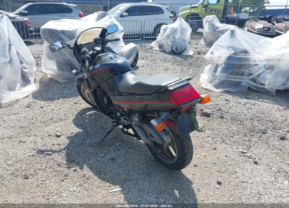 1988 KAWASAKI ZX750 F VIN: JKAZXDF15JB505221