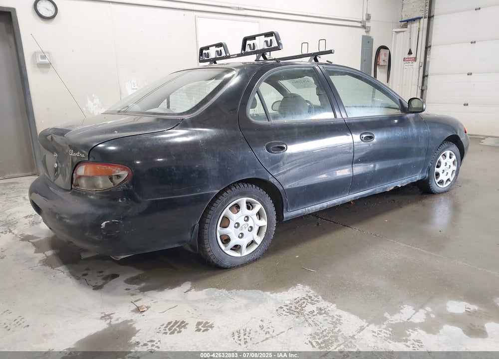1998 HYUNDAI ELANTRA VIN: KMHJF24M1WU730492