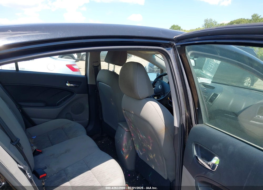 2015 KIA FORTE VIN: KNAFK4A6XF5263927